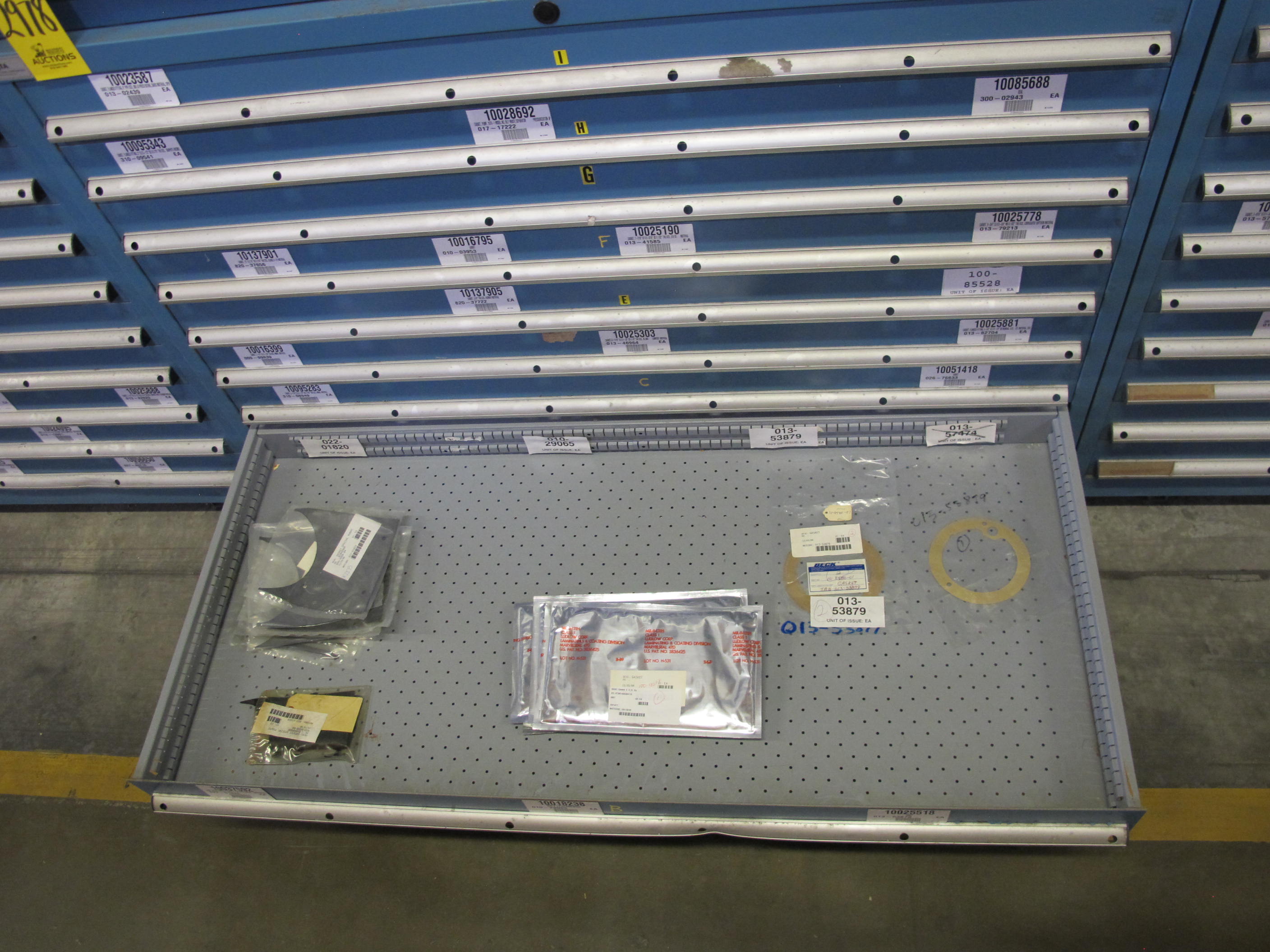 LISTA HEAVY DUTY 9-DRAWER PARTS CABINET W/ CONTENTS (W-50) LOADING & HANDLING FEE $25-